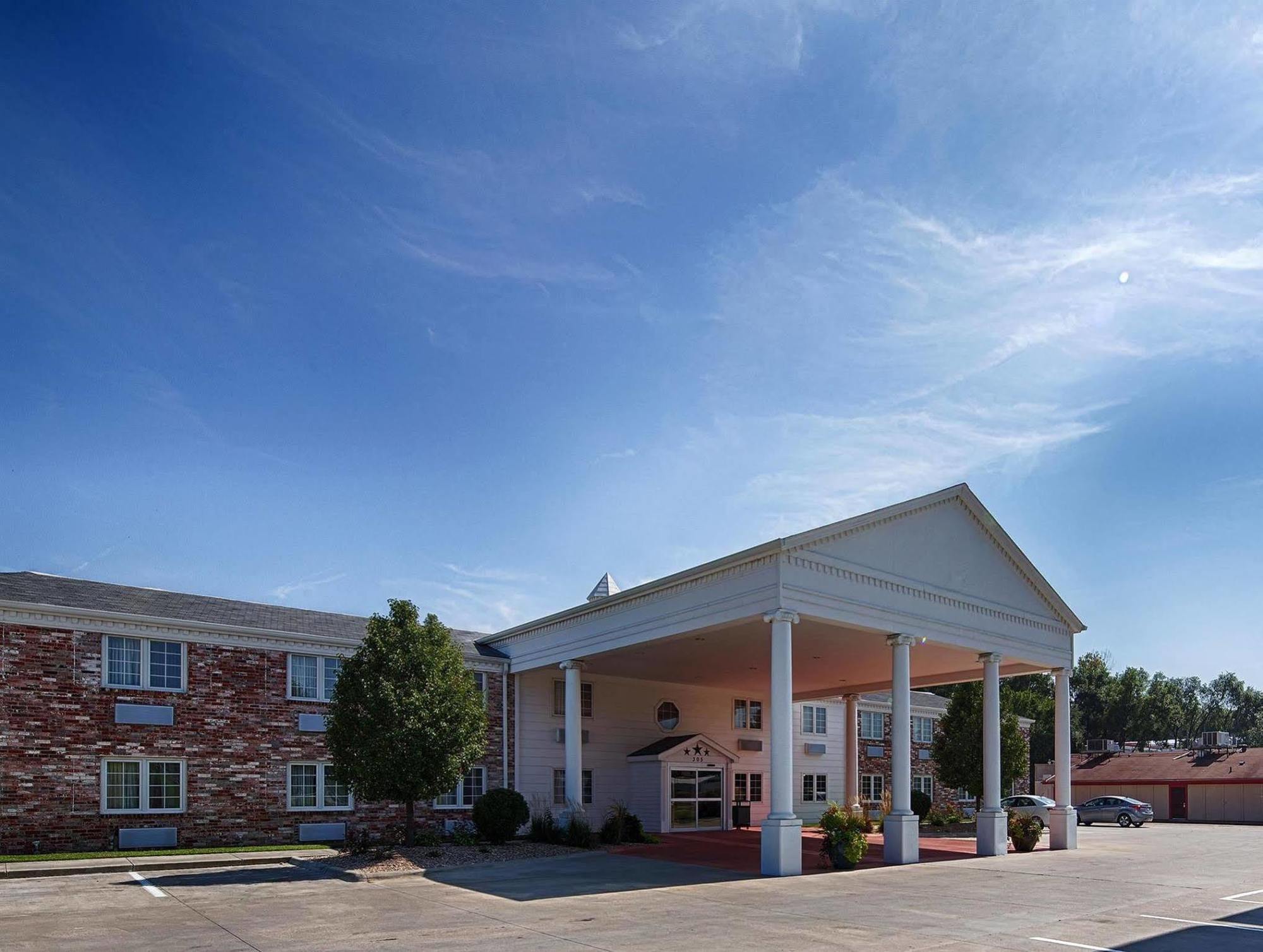 Hotel Baymont By Wyndham Bellevue - Omaha Exterior foto
